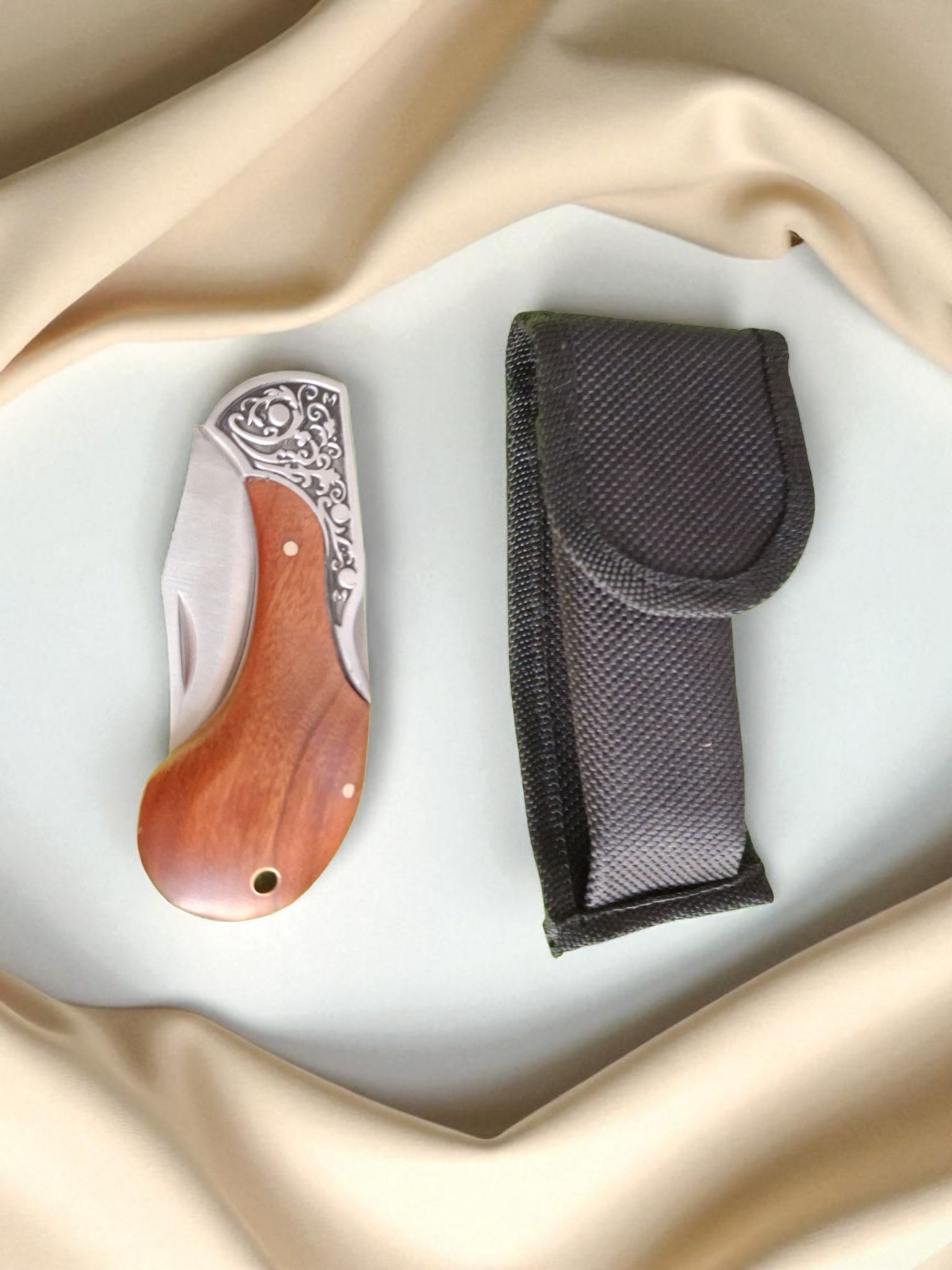 Сгъваем нож Woodland Classic с отворено острие и дървена дръжка