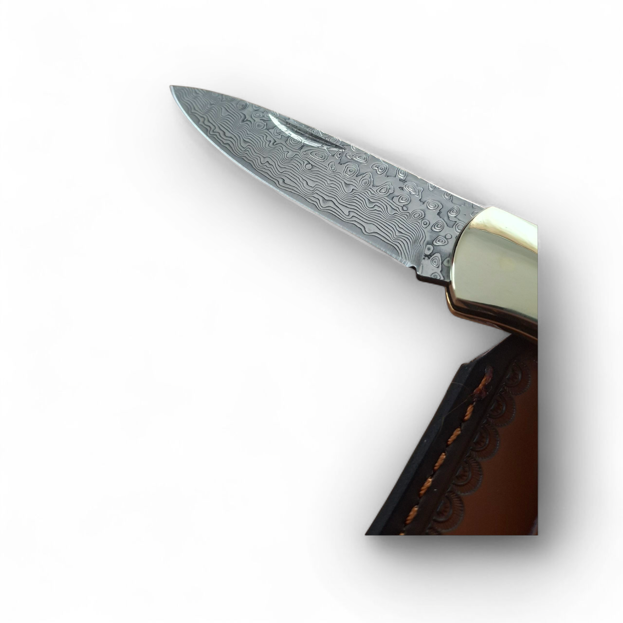 Сгъваем нож Forest Antler 195 с отворено дамасково острие и кожена кания