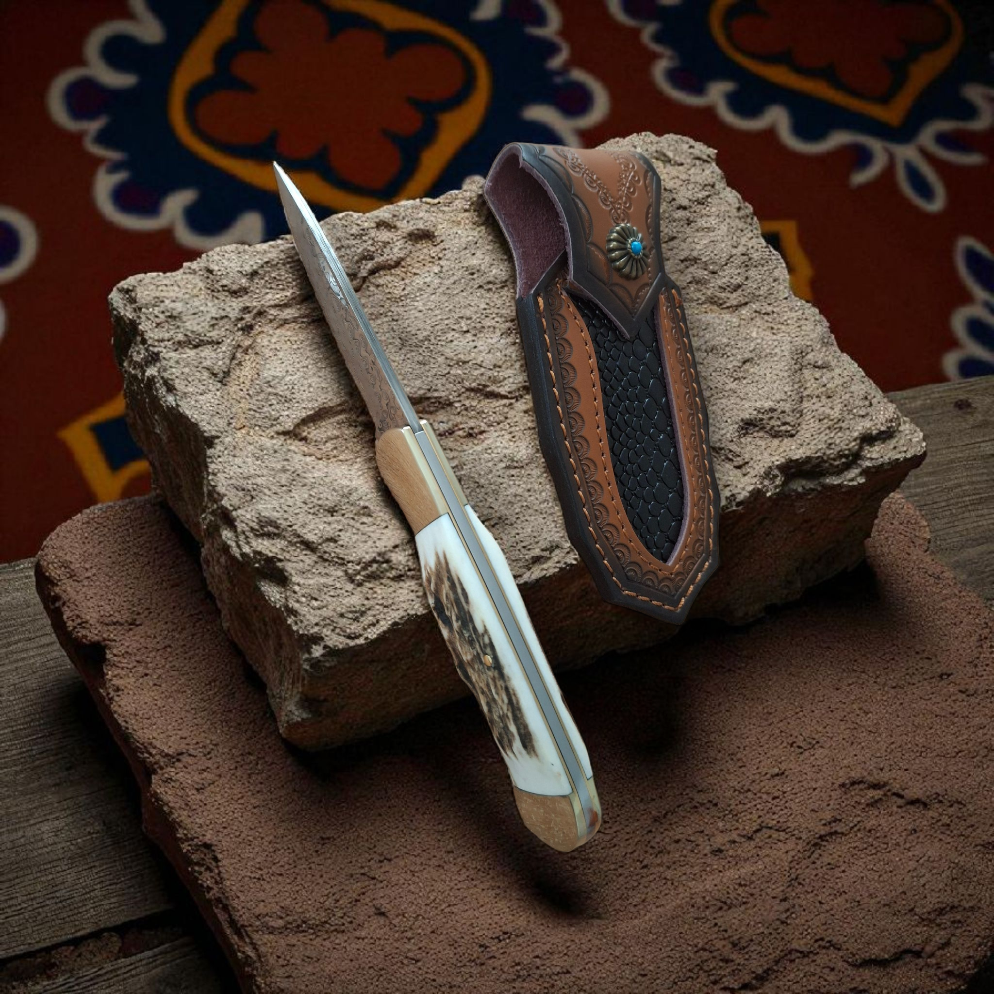 Сгъваем нож Forest Antler 195 с отворено дамасково острие и кожена кания