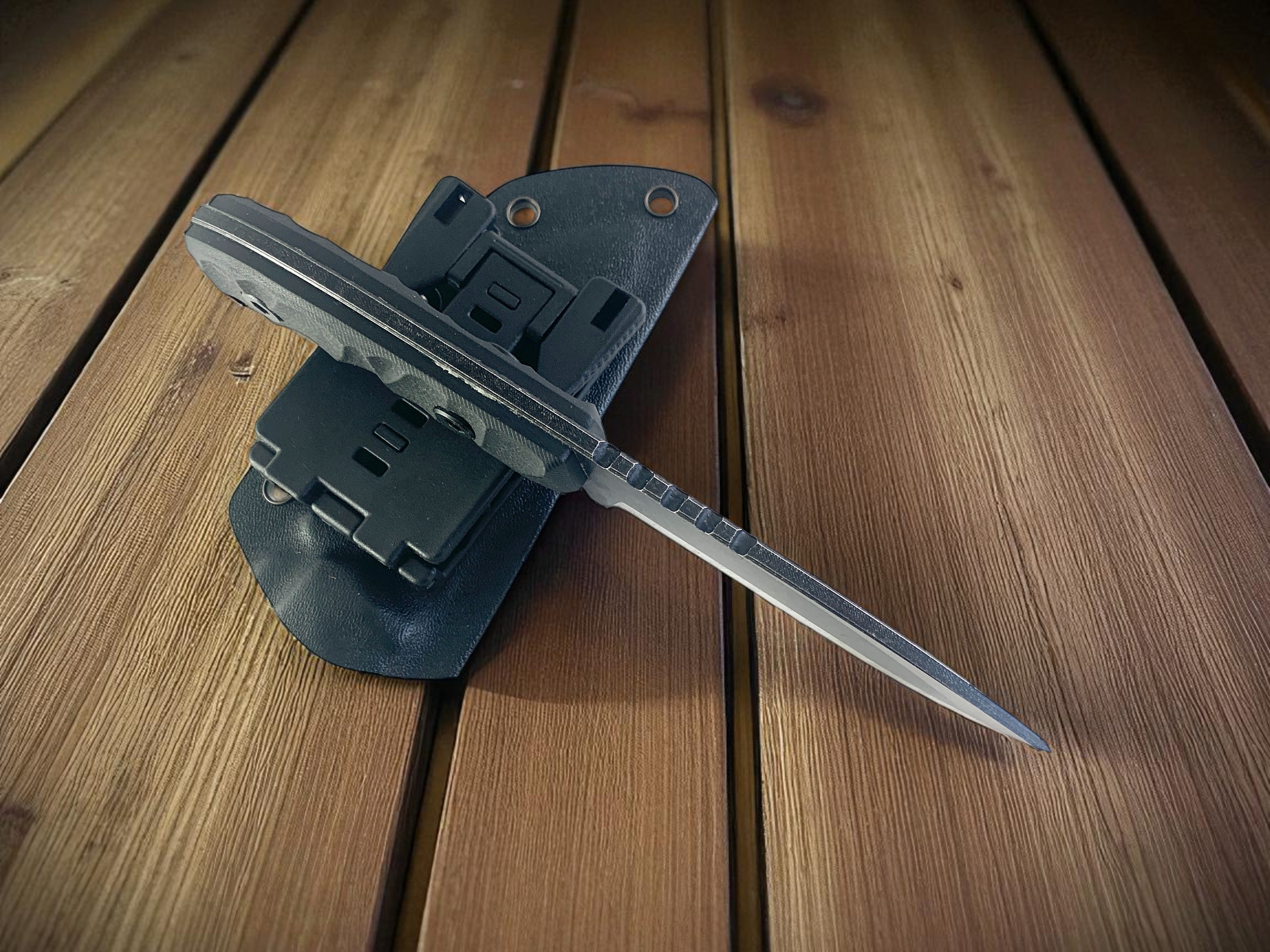 Ловен нож Trail Hunter с остро 440C острие и компактен дизайн