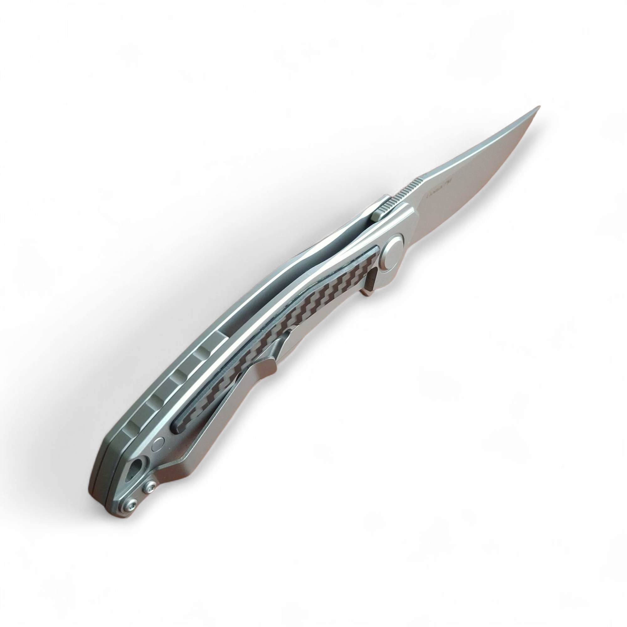 UltimaEdge Titan – детайл на острието с Stonewash покритие