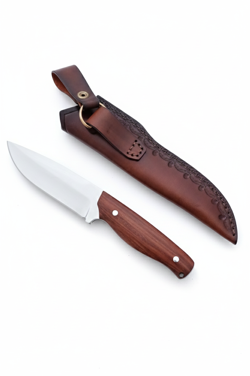 Пълен изглед на ножа "Forest Keeper" – здравина и елегантност