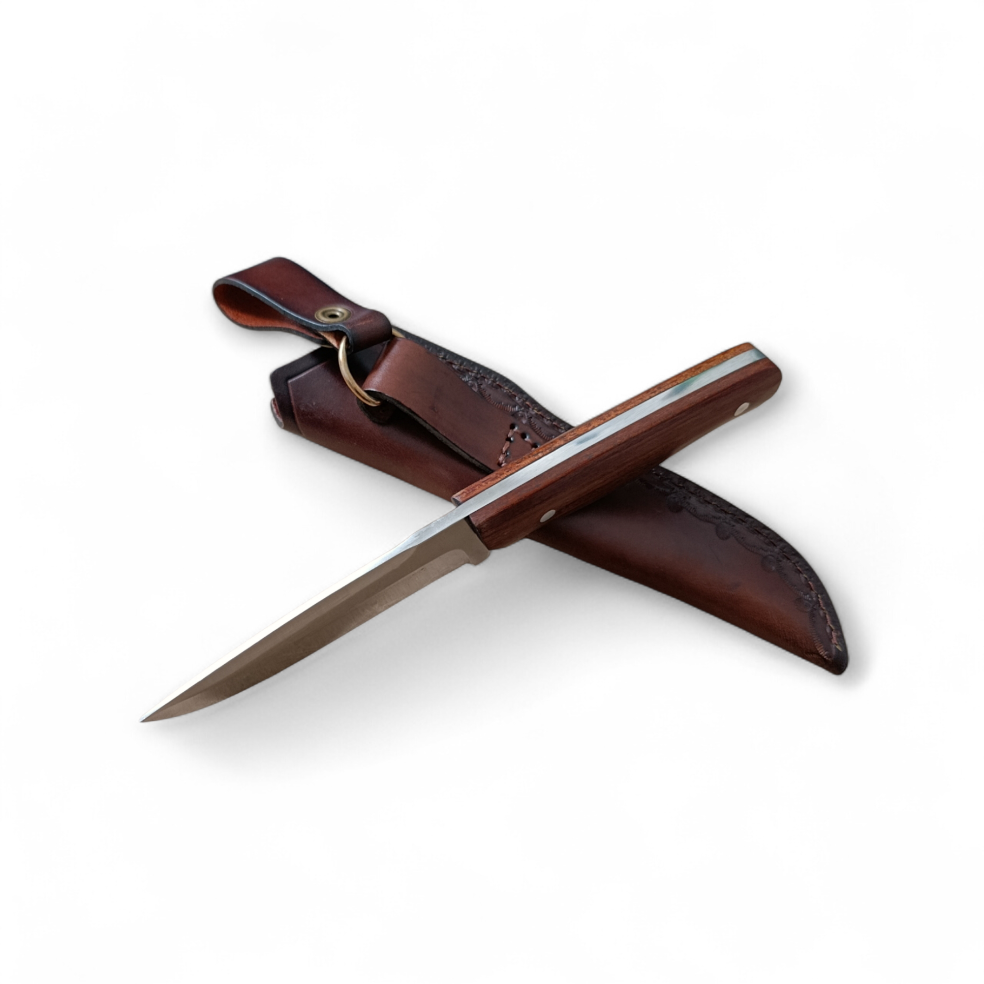 Пълен изглед на ножа "Forest Keeper" – здравина и елегантност