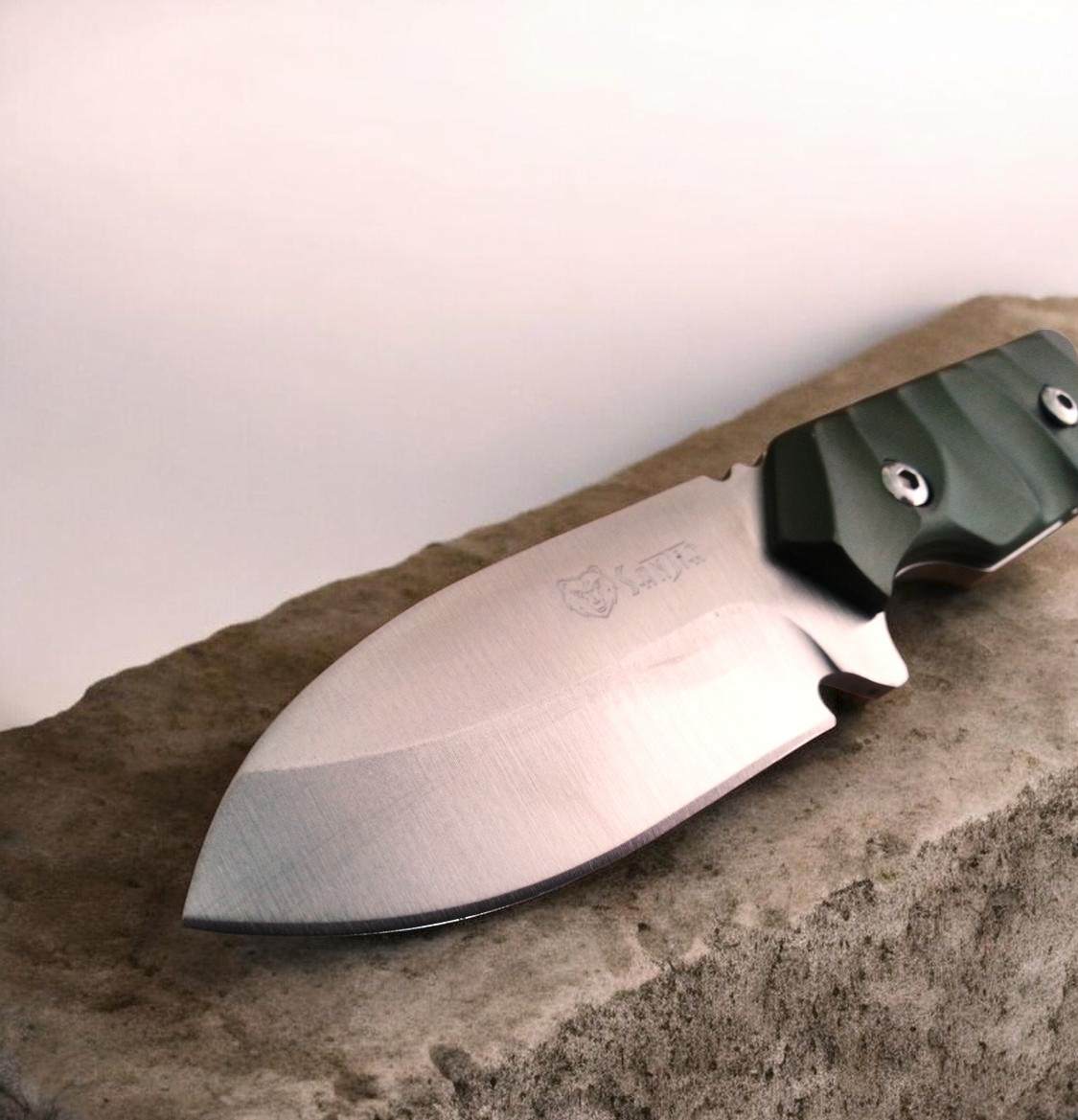 Компактен ловен нож с текстилна кания