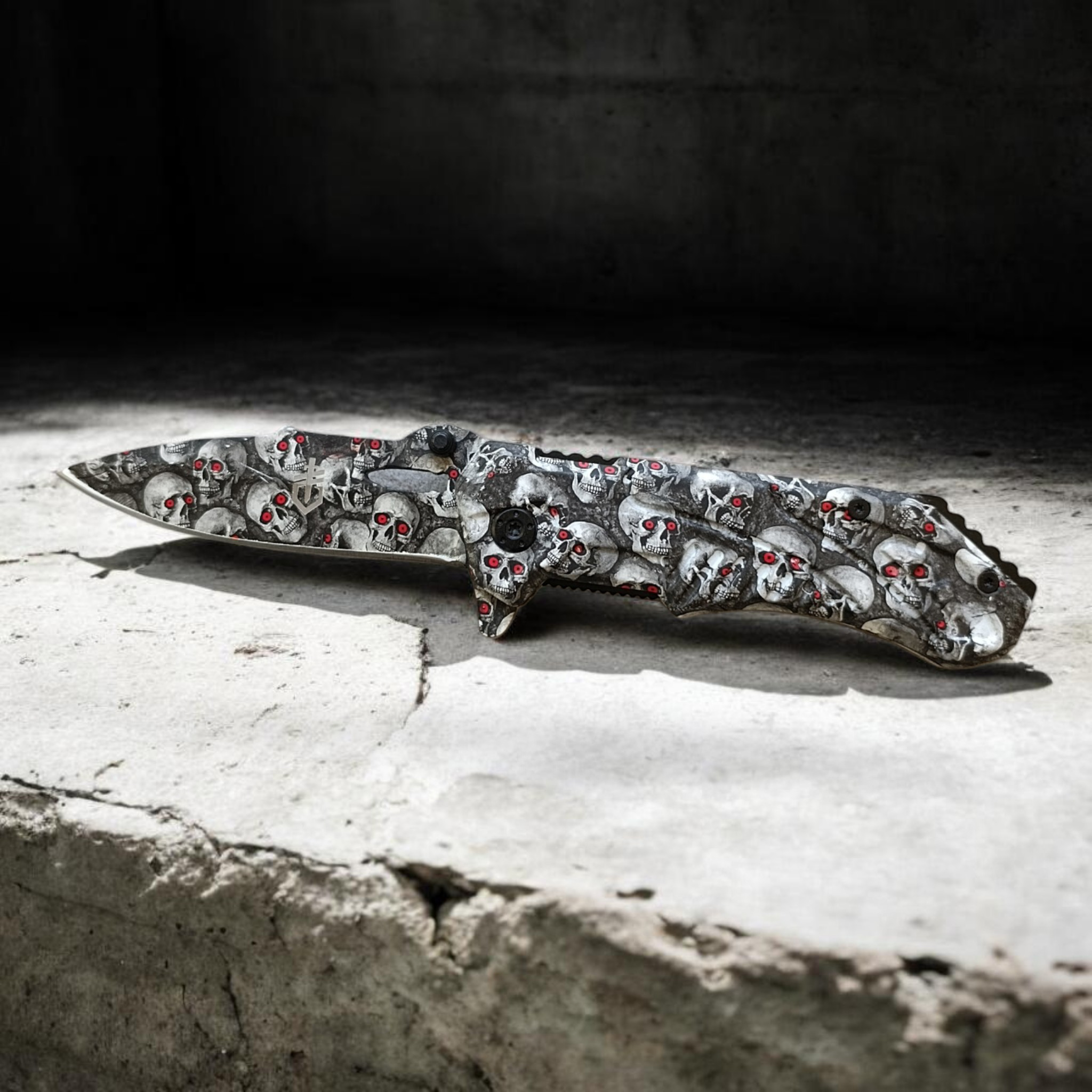 Полуавтоматичен сгъваем нож 9 см острие