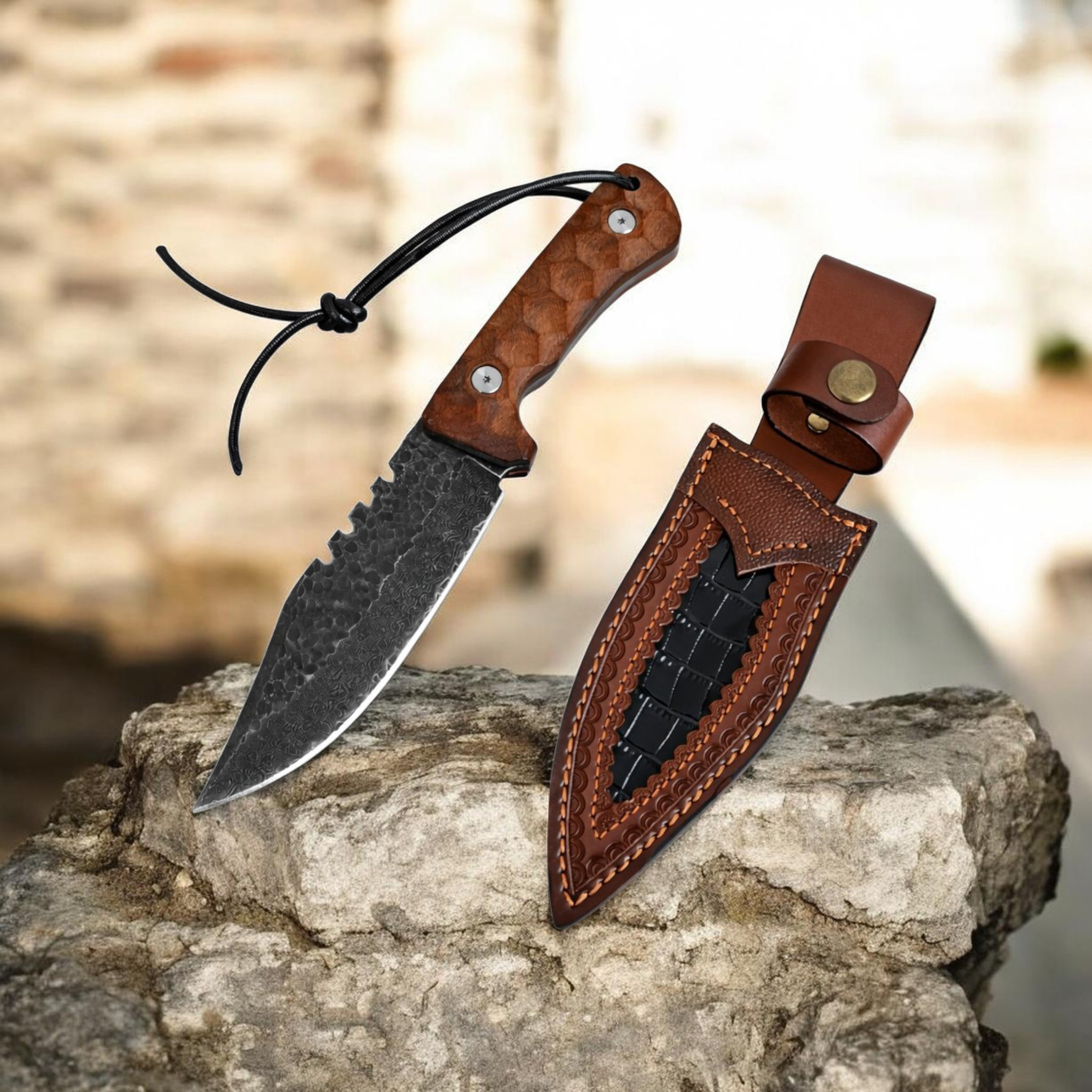 Нож за лов и туризъм с острие 14.5 см VG10