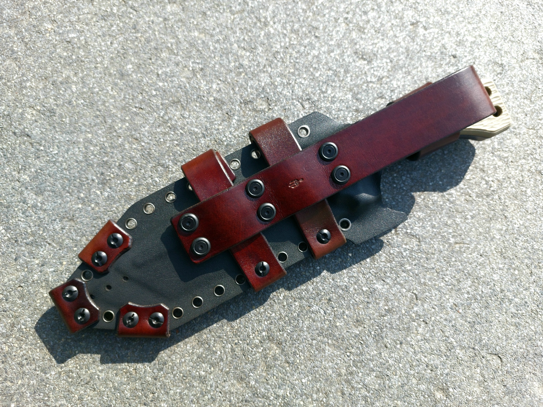 Тактически нож с тигров камуфлаж и Kydex кания