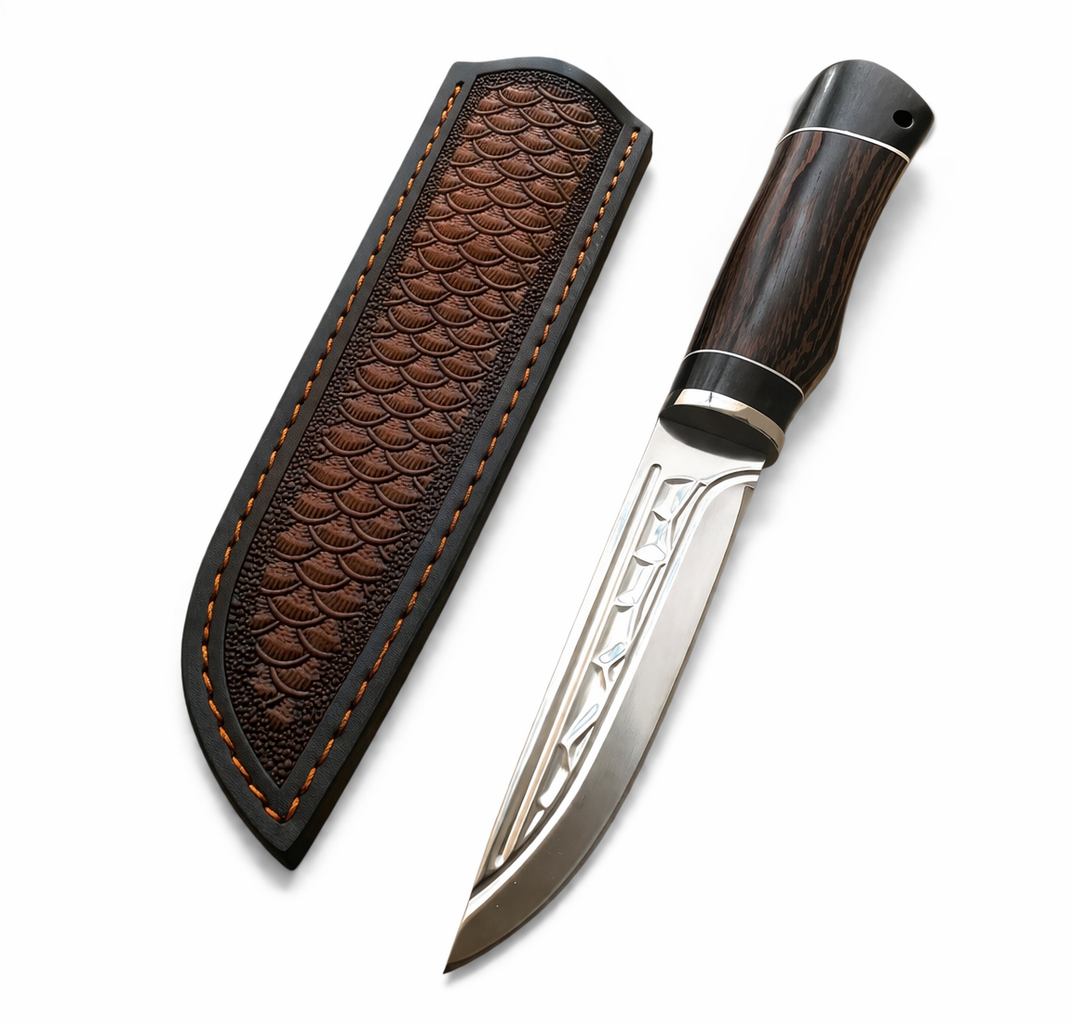 Класически ловен нож с дървена дръжка