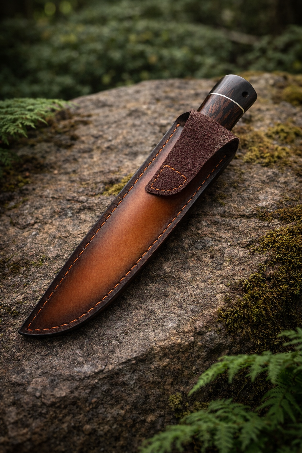 Класически ловен нож с дървена дръжка