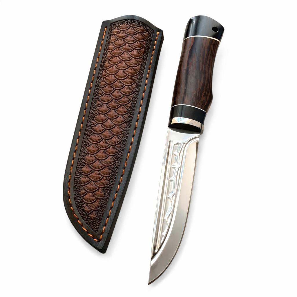 Класически ловен нож с дървена дръжка