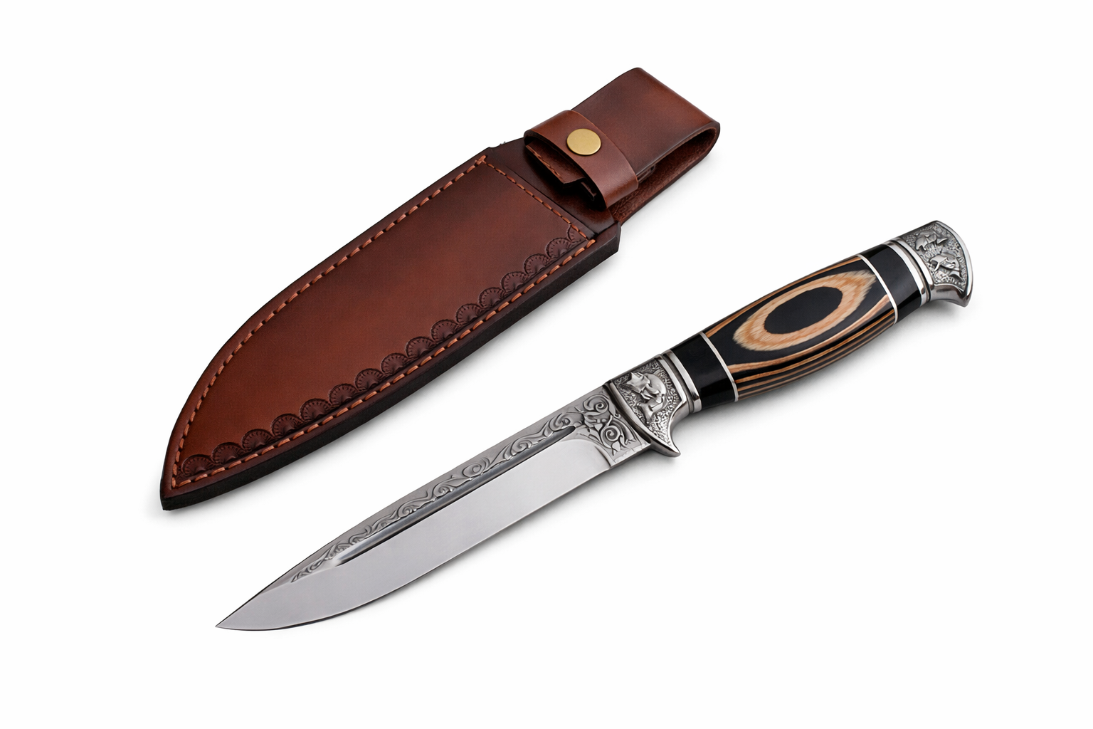 Нож 5Cr13Mov с гравирано острие и кожена кания