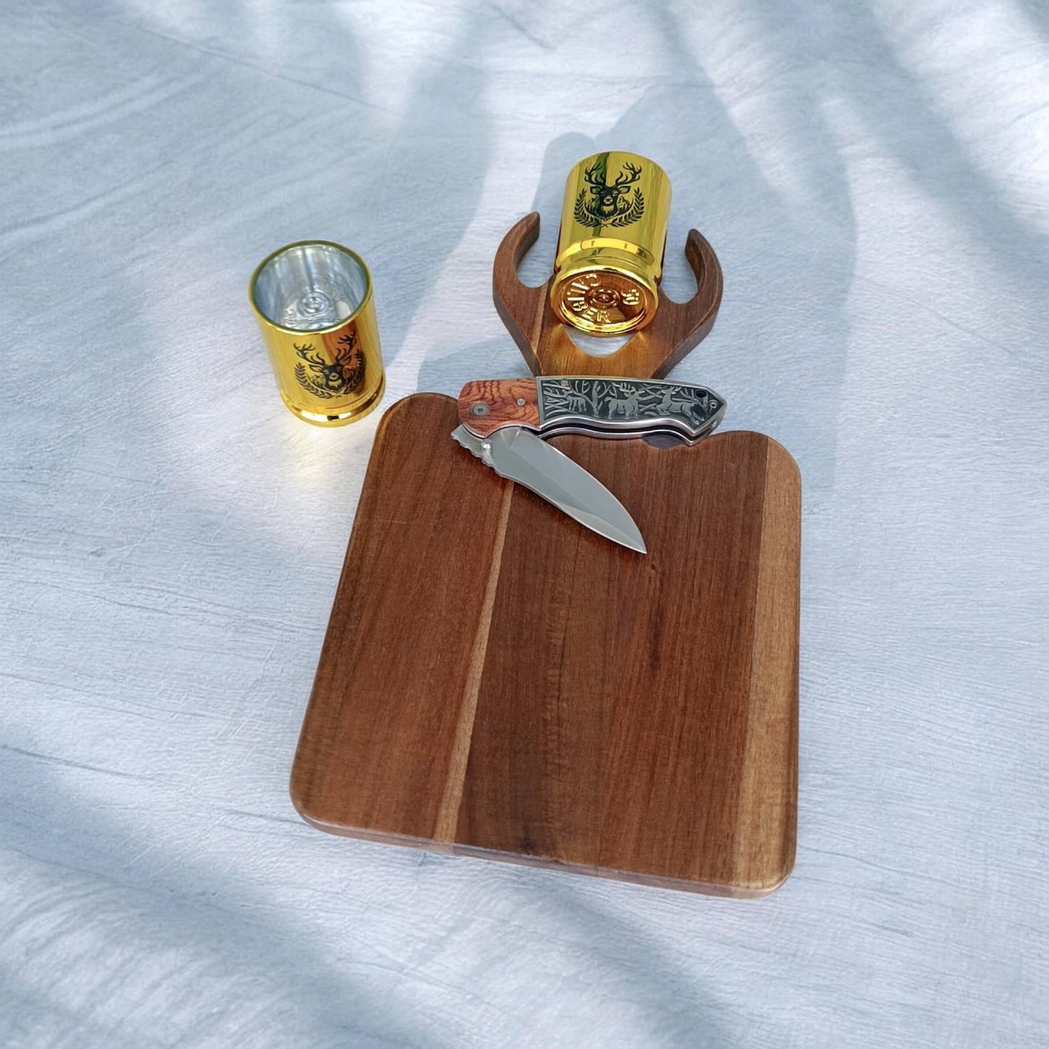 Подаръчен комплект с дъбова дъска и нож