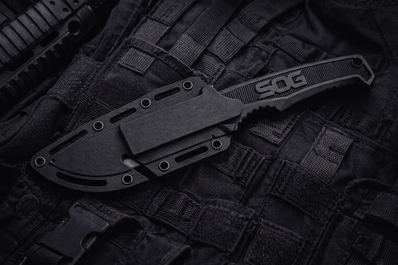 Компактен фиксиран нож SOG с кания