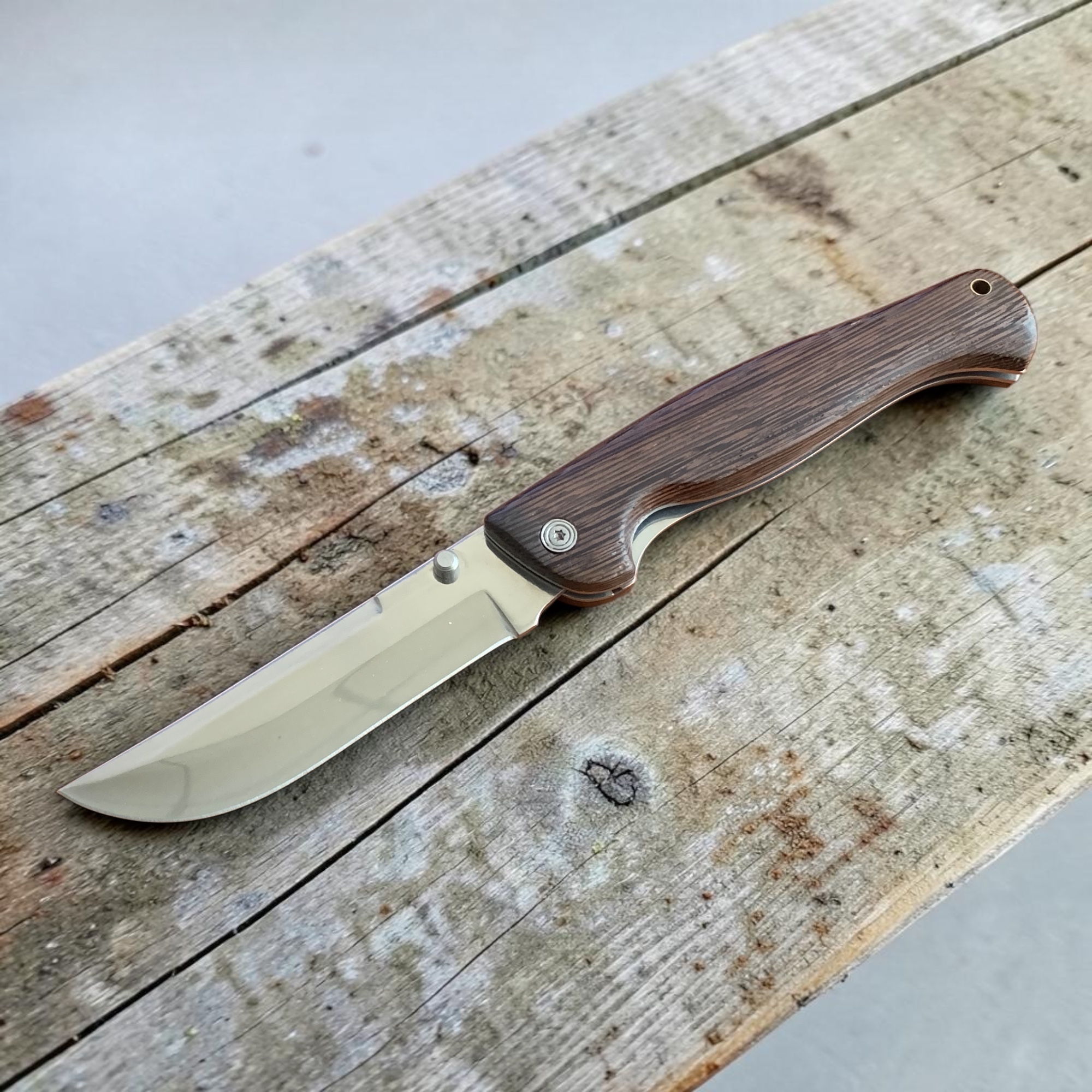 Компактен сгъваем нож за туризъм