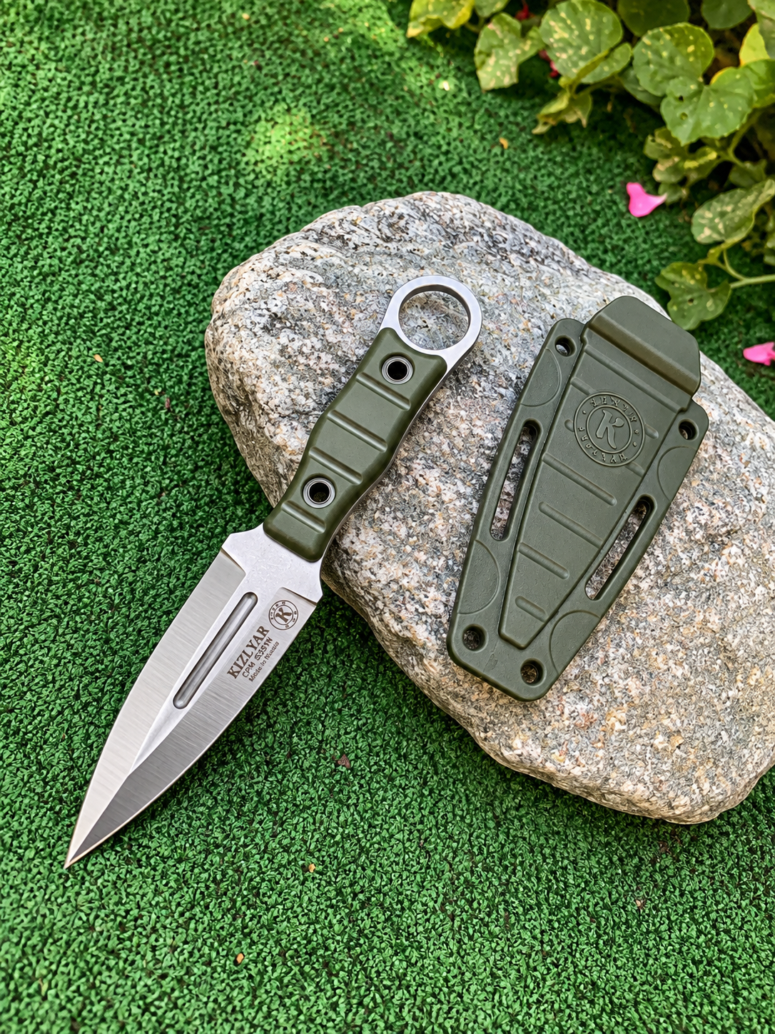 Kizlyar Scout Mini Green с фиксирано острие и зелена ABS кания