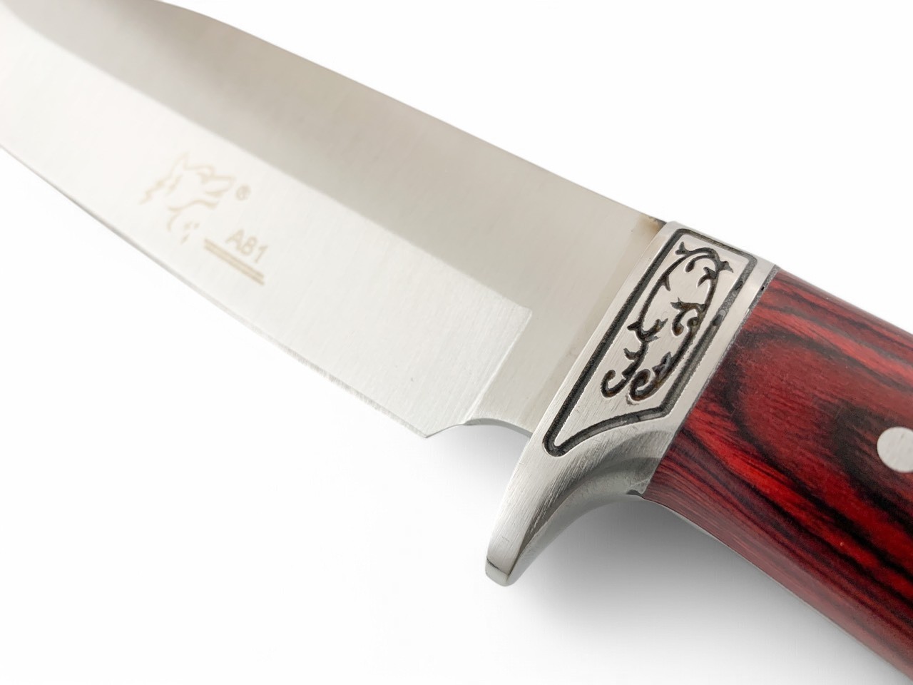 Ловен нож с острие от 7Cr17Mov стомана и текстилна кания