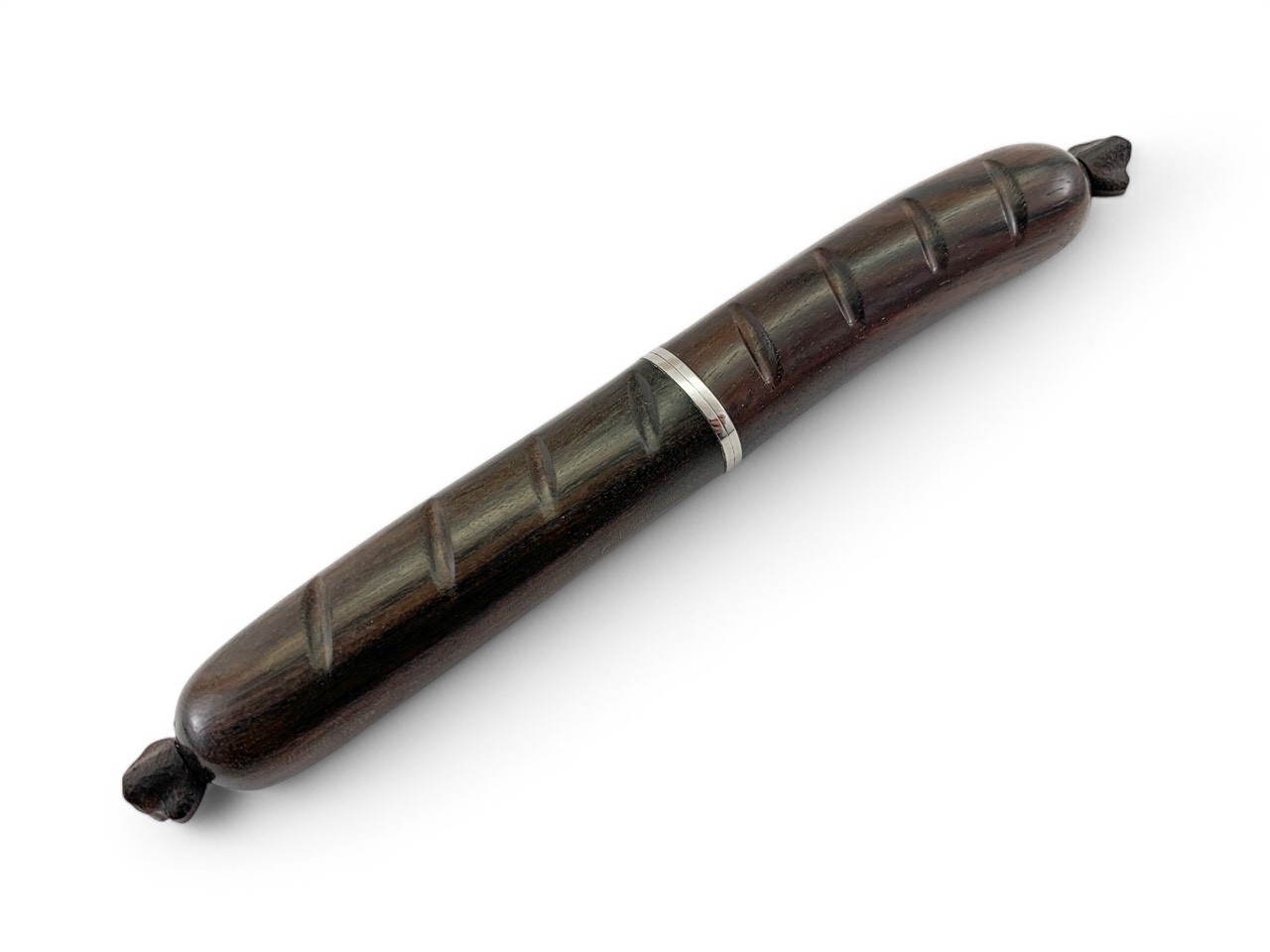 Детайл на острието от дамаска стомана с VG10 сърцевина